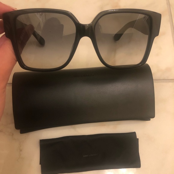 🔥NEW SHOW STOPPER YSL SUNGLASSES 🔥 - Picture 3 of 13